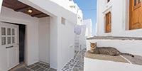 L'entrée de l'appartement Portou à Kastro, Sifnos