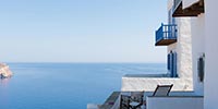 Stay in Sifnos with sea views