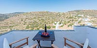 Balcon avec vue sur la colline